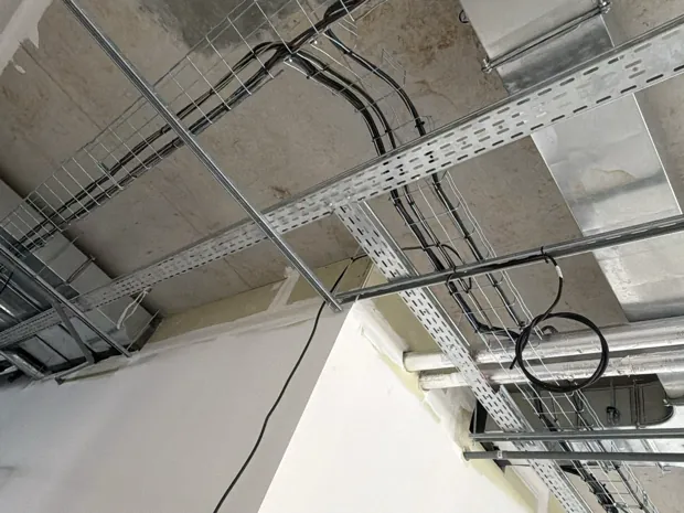 Chemins de câbles et circuits repris pendant une rénovation électrique